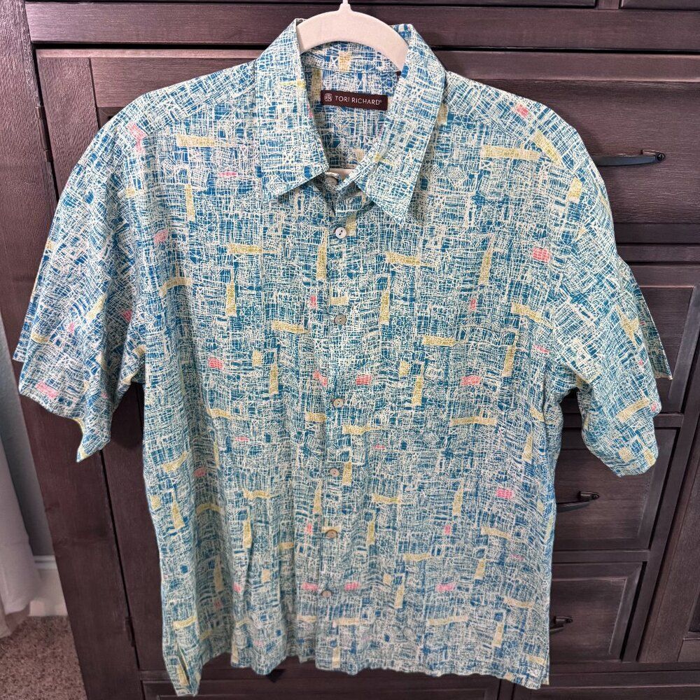 Tori Richard Tropical Shirt Men’s M Made in Hawaii Blue Abstract Resort Camp
